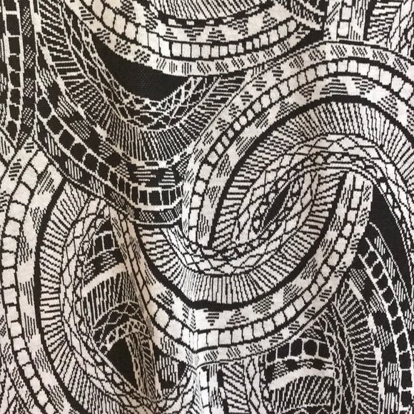 Medium Irma - Picture 3 of 3